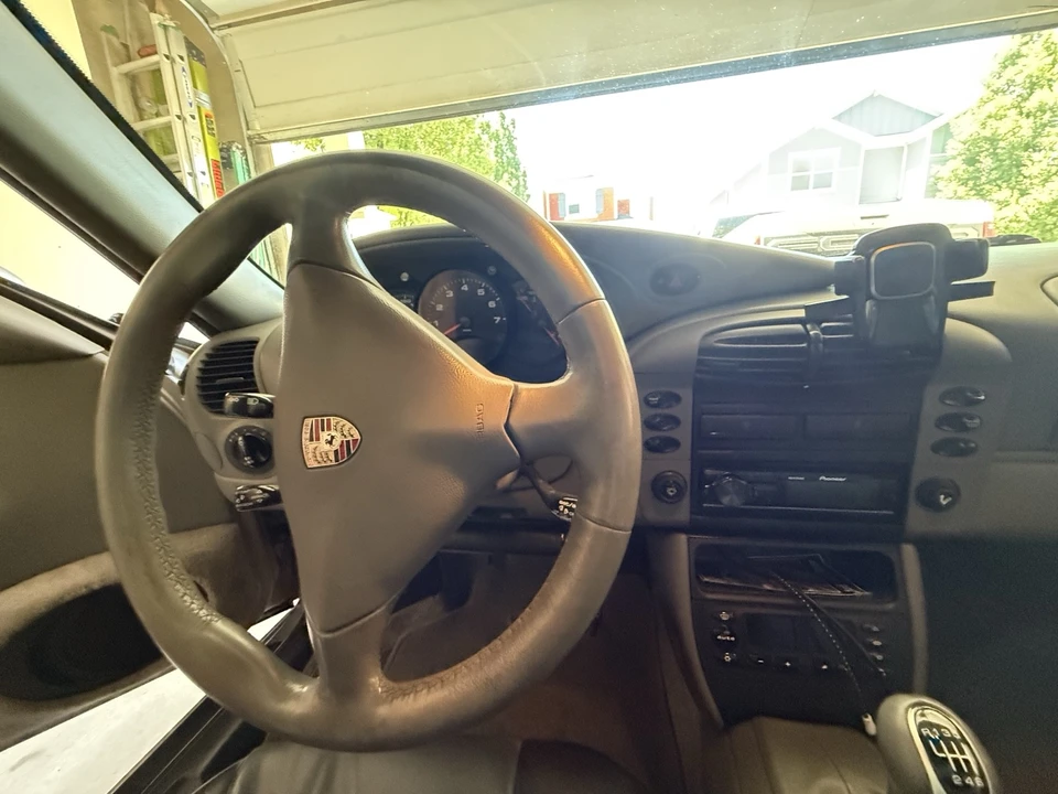 2001 Porsche 996 Carrera - Image 21 of 31
