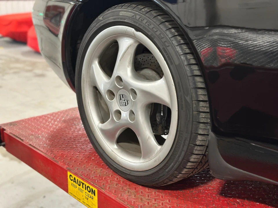 2001 Porsche 996 Carrera - Image 10 of 21