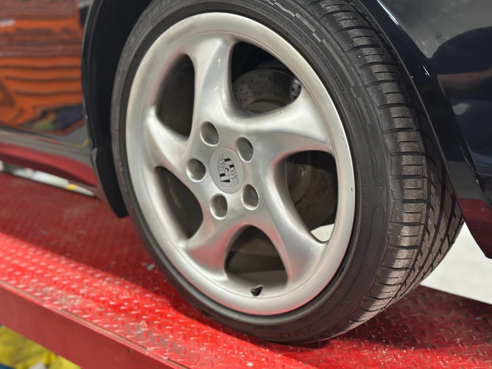 2001 Porsche 996 Carrera - Image 11 of 21