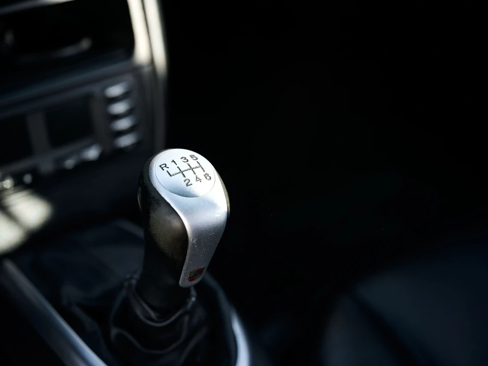 2001 Porsche 996 Carrera - Image 22 of 31