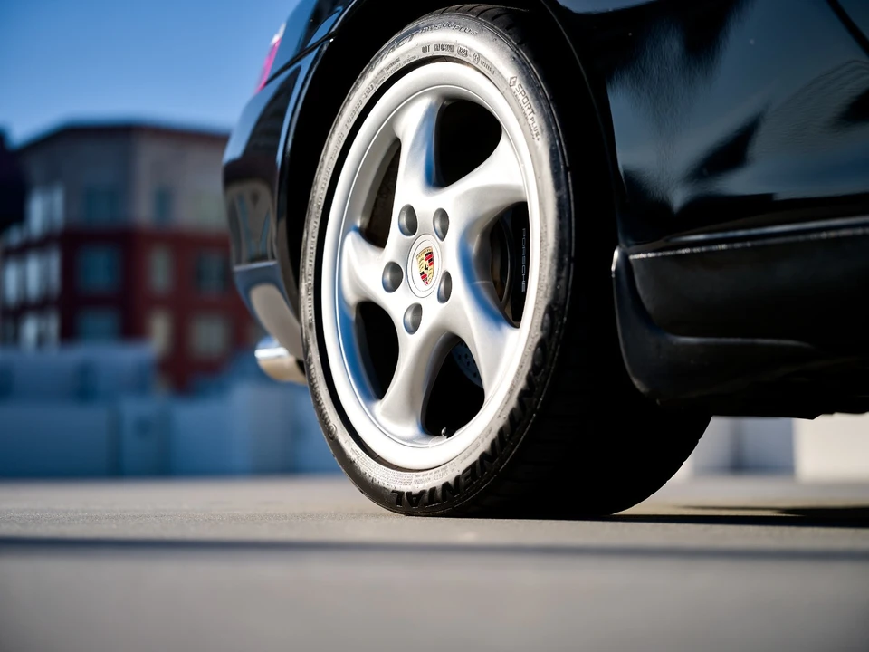 2001 Porsche 996 Carrera - Image 14 of 31