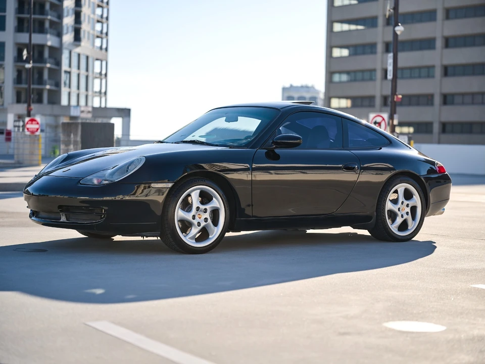 2001 Porsche 996 Carrera - Image 10 of 31