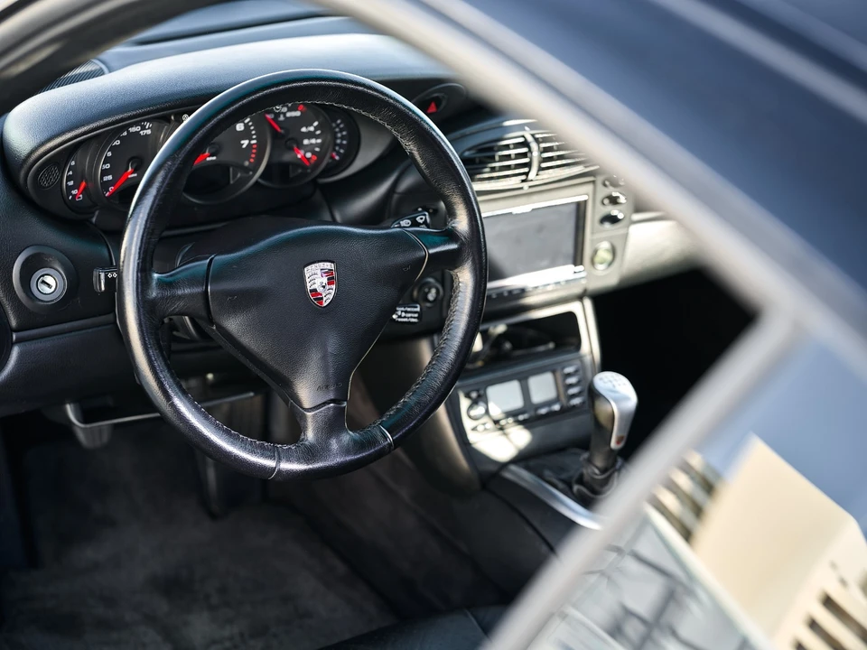 2001 Porsche 996 Carrera - Image 18 of 31