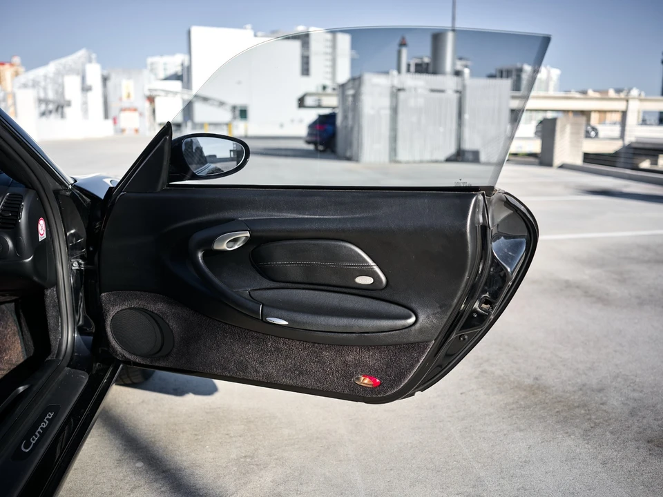 2001 Porsche 996 Carrera - Image 25 of 31