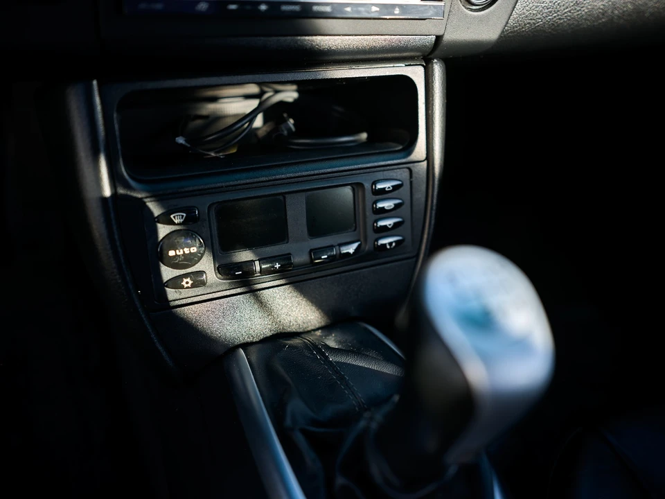 2001 Porsche 996 Carrera - Image 30 of 31