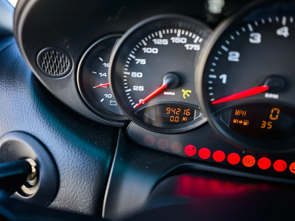 2001 Porsche 996 Carrera - Image 31 of 31