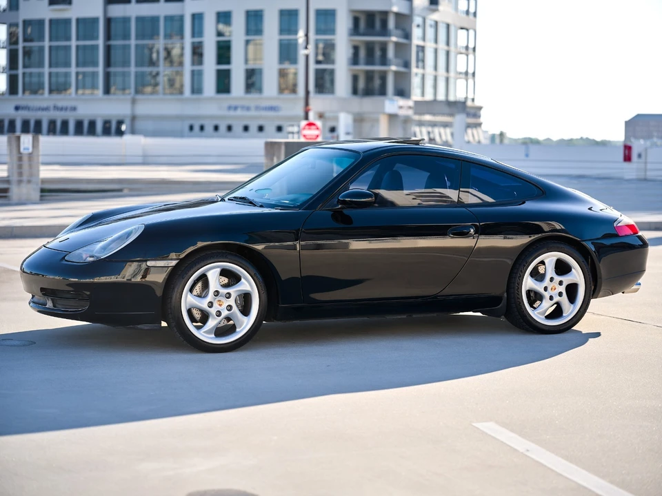 2001 Porsche 996 Carrera - Image 9 of 31