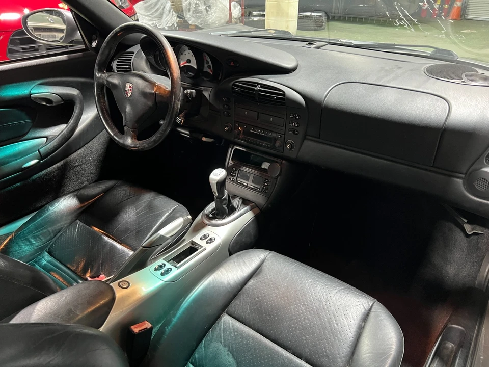 2001 Porsche 996 Carrera - Image 17 of 19