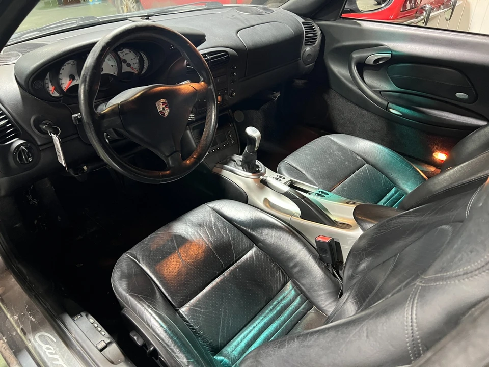 2001 Porsche 996 Carrera - Image 18 of 19