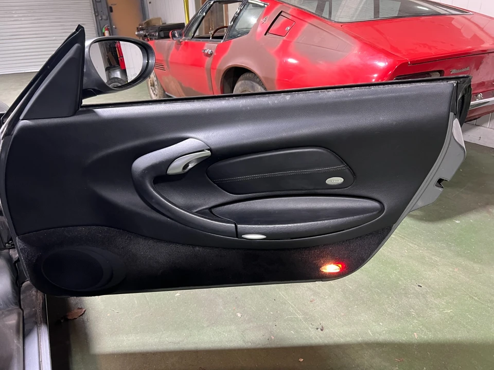 2001 Porsche 996 Carrera - Image 16 of 19