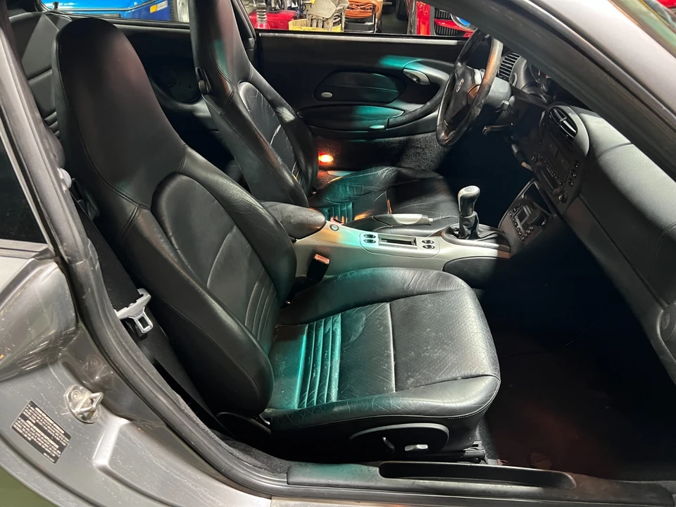 2001 Porsche 996 Carrera - Image 12 of 19