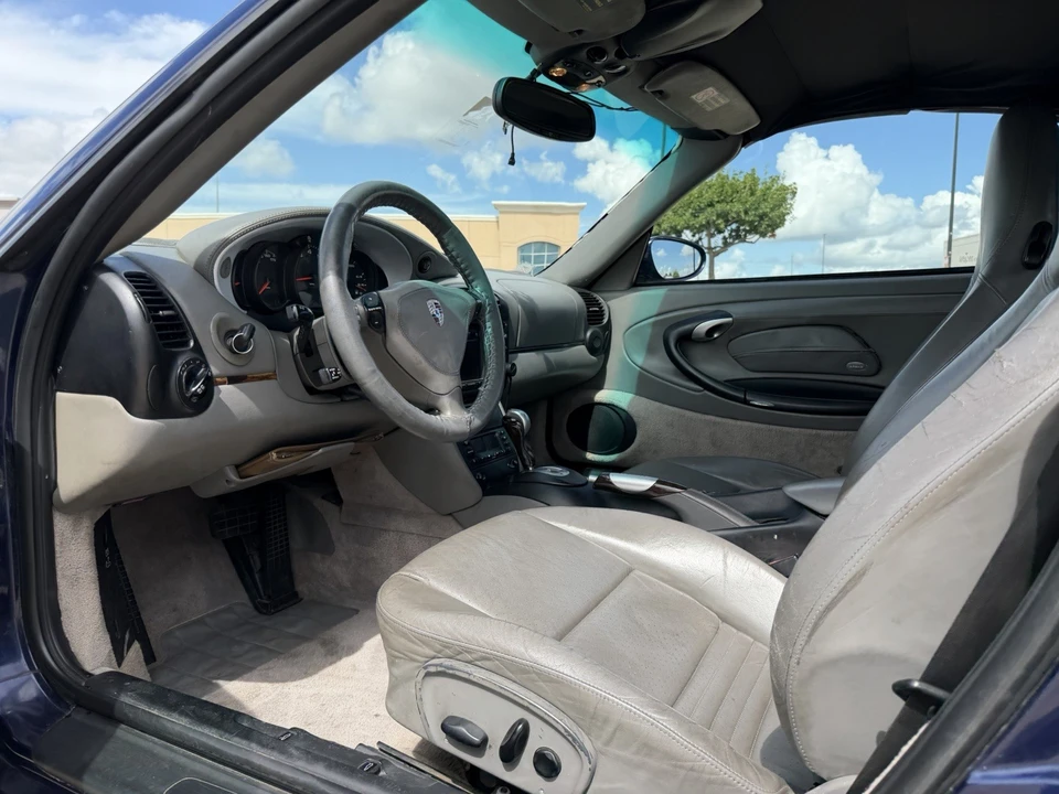 2001 Porsche 996 Carrera - Image 22 of 24
