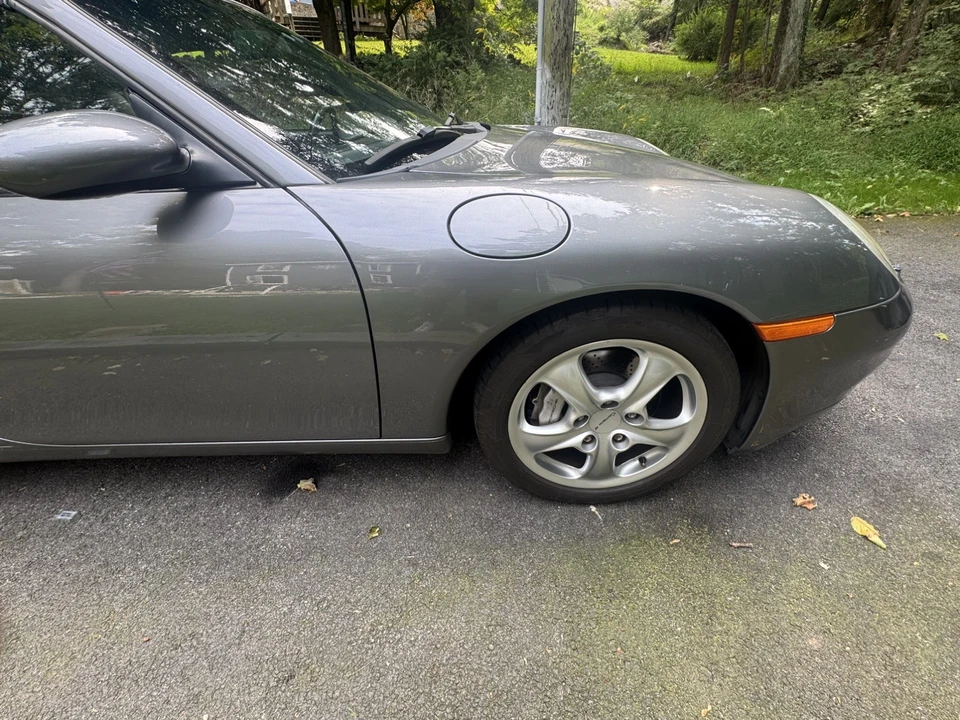 2001 Porsche 996 Carrera - Image 13 of 29