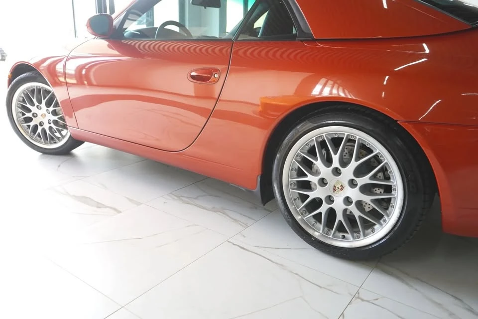 2001 Porsche 996 Carrera 4 - Image 4 of 20