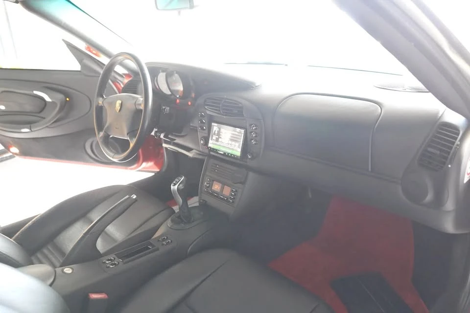 2001 Porsche 996 Carrera 4 - Image 12 of 20