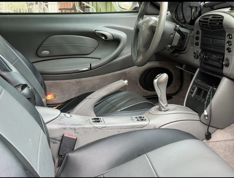 2001 Porsche 996 Carrera 4 - Image 30 of 31