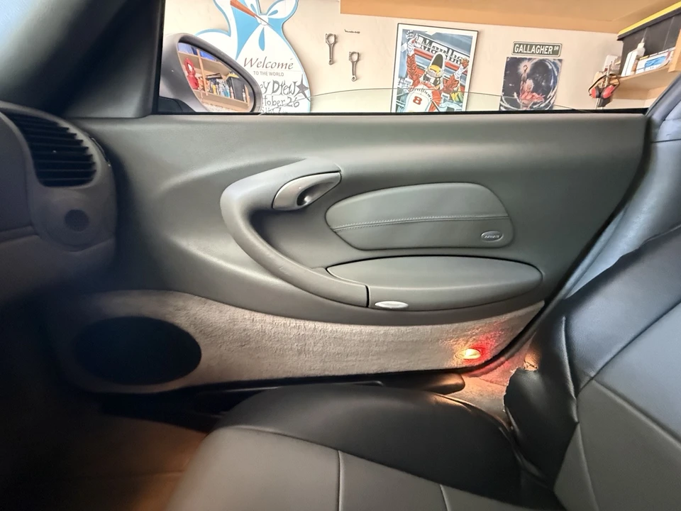 2001 Porsche 996 Carrera 4 - Image 20 of 31