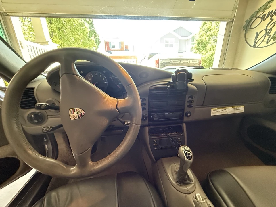 2001 Porsche 996 Carrera 4 - Image 26 of 31