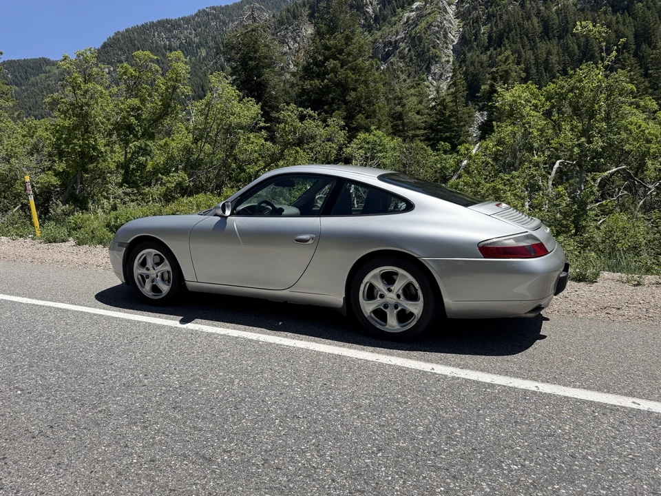 2001 Porsche 996 Carrera 4 - Image 16 of 31