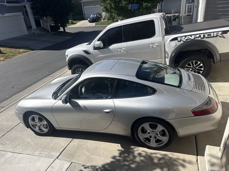 2001 Porsche 996 Carrera 4 - Image 16 of 31