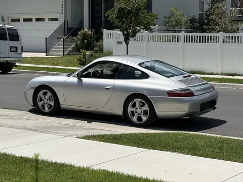 2001 Porsche 911 Carrera 4