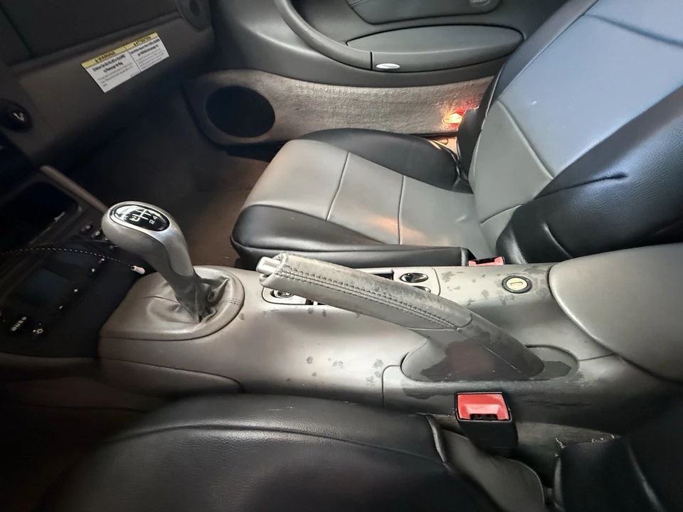 2001 Porsche 996 Carrera 4 - Image 19 of 31
