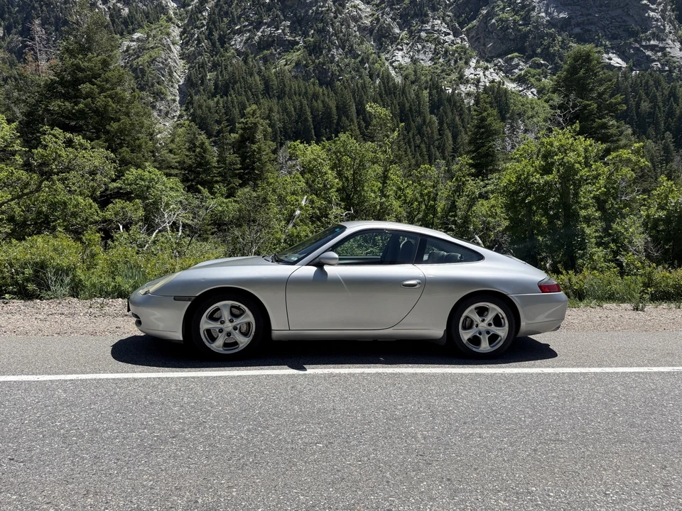 2001 Porsche 996 Carrera 4 - Image 17 of 31