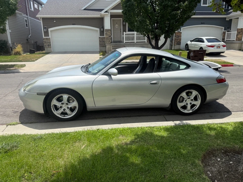 2001 Porsche 996 Carrera 4 - Image 30 of 31