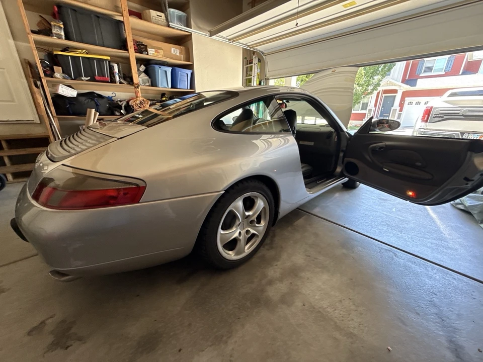 2001 Porsche 996 Carrera 4 - Image 20 of 31