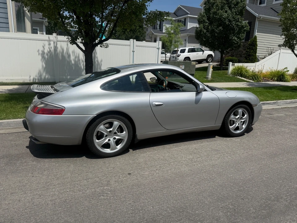2001 Porsche 996 Carrera 4 - Image 26 of 31