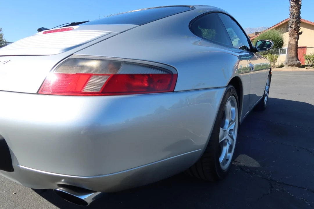 2001 Porsche 996 Carrera 4 - Image 13 of 21