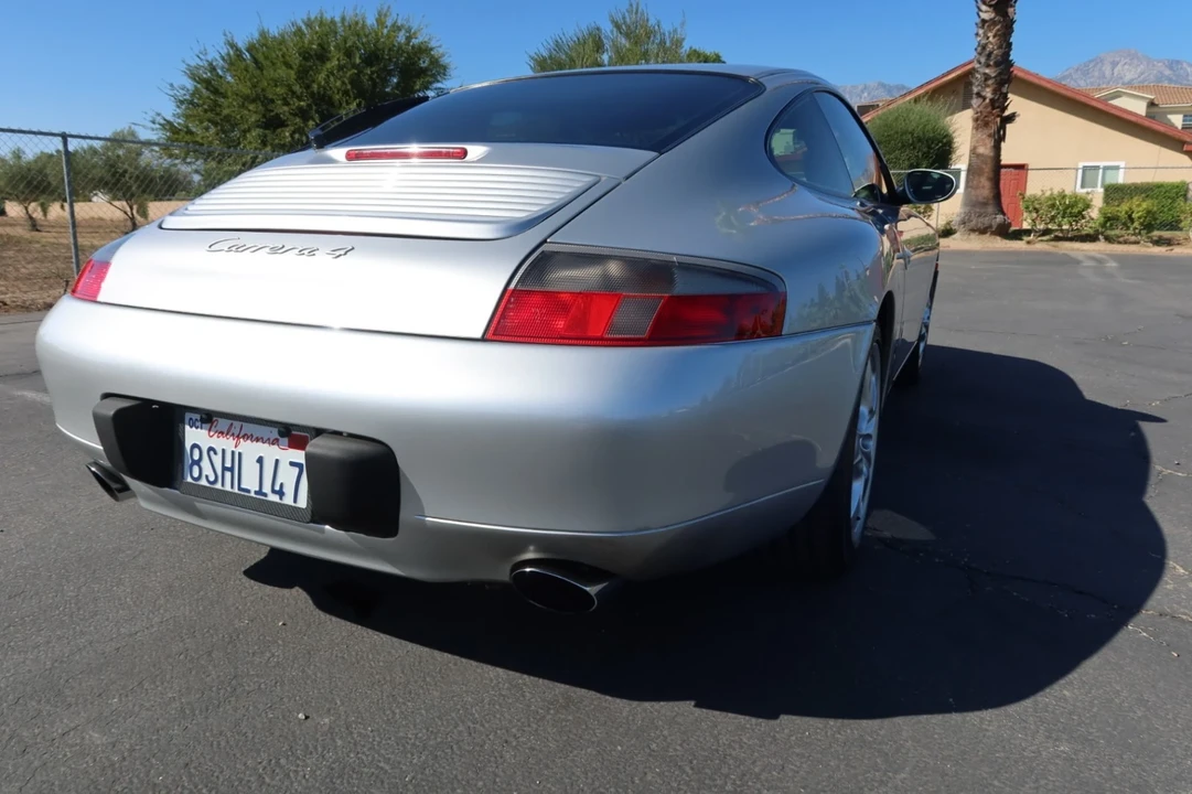2001 Porsche 996 Carrera 4 - Image 12 of 21