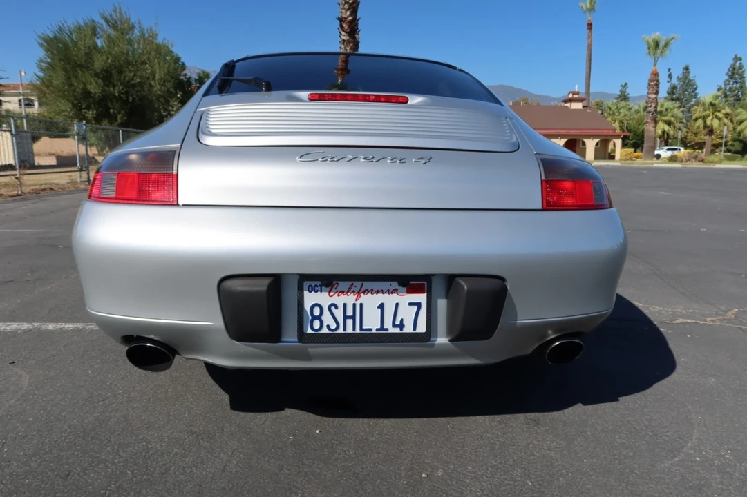 2001 Porsche 996 Carrera 4 - Image 11 of 21