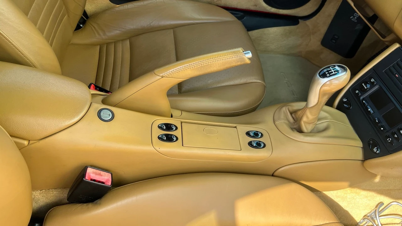 2001 Porsche 996 Carrera - Image 16 of 24