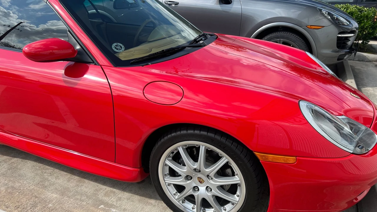 2001 Porsche 996 Carrera - Image 11 of 24