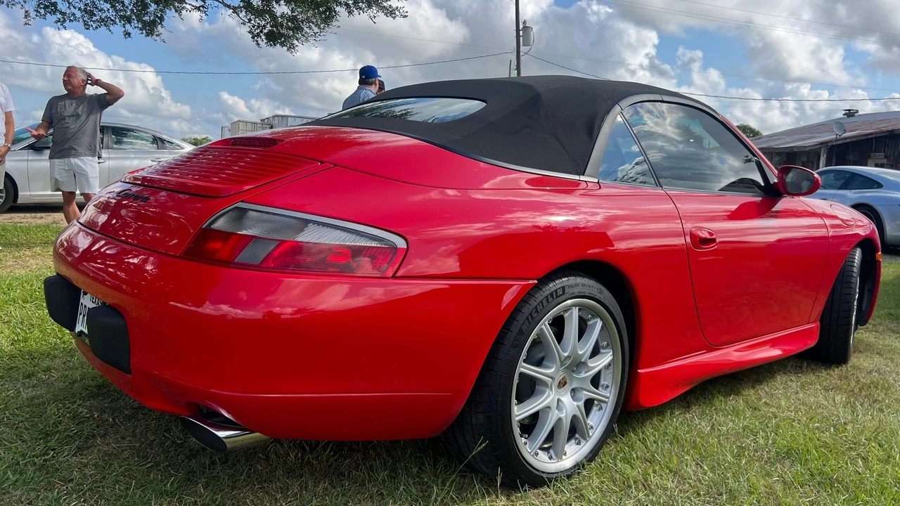 2001 Porsche 996 Carrera - Image 8 of 24