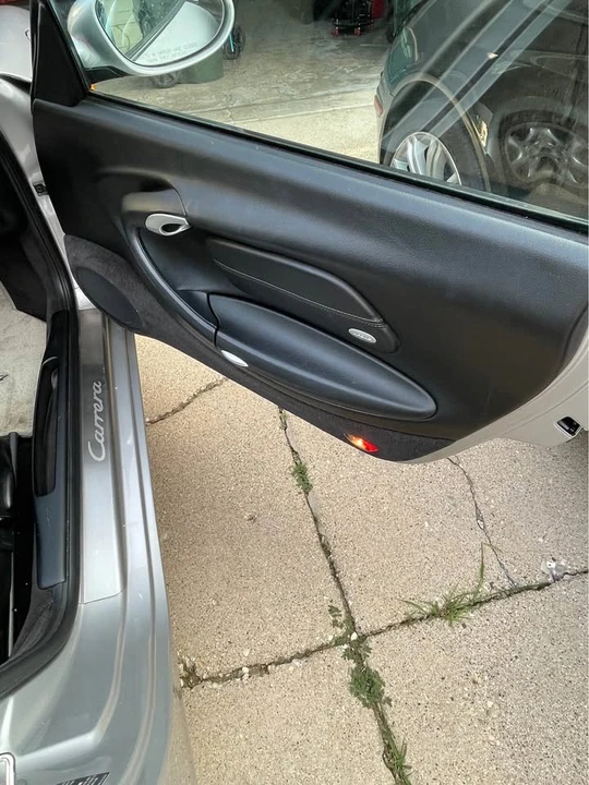 2001 Porsche 996 Carrera - Image 12 of 14