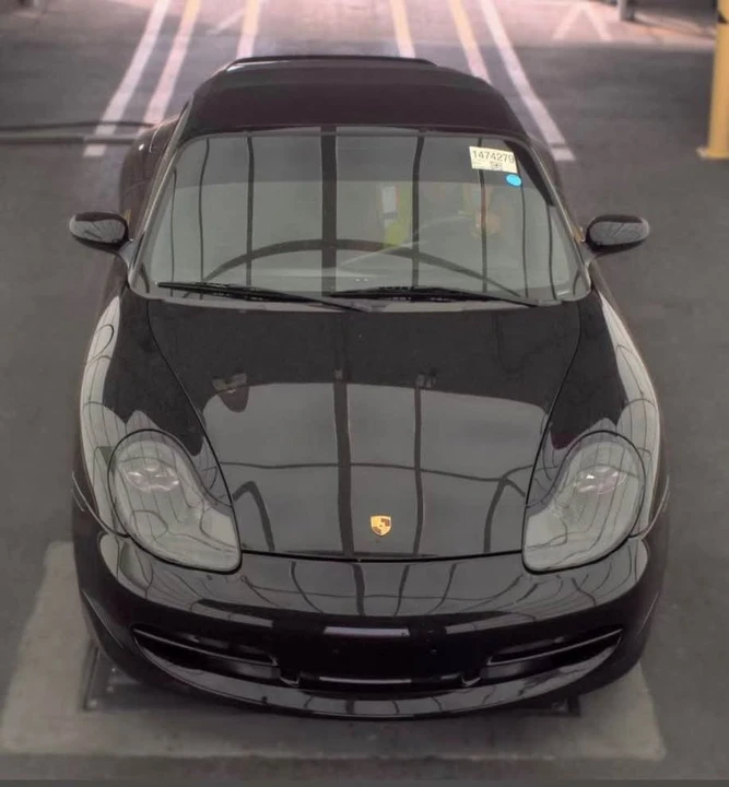 2001 Porsche 996 Carrera - Image 2 of 11