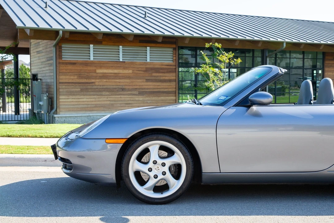 2001 Porsche 996 Carrera - Image 15 of 31
