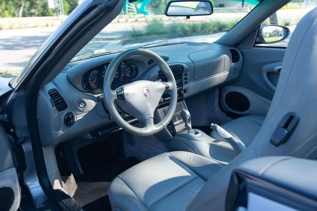 2001 Porsche 996 Carrera - Image 11 of 31