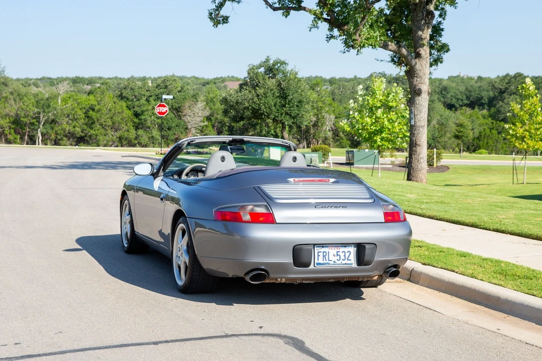 2001 Porsche 996 Carrera - Image 10 of 31