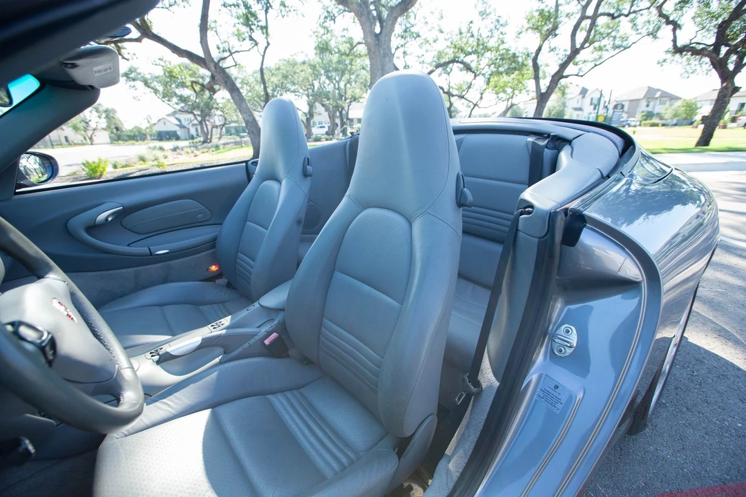2001 Porsche 996 Carrera - Image 28 of 31