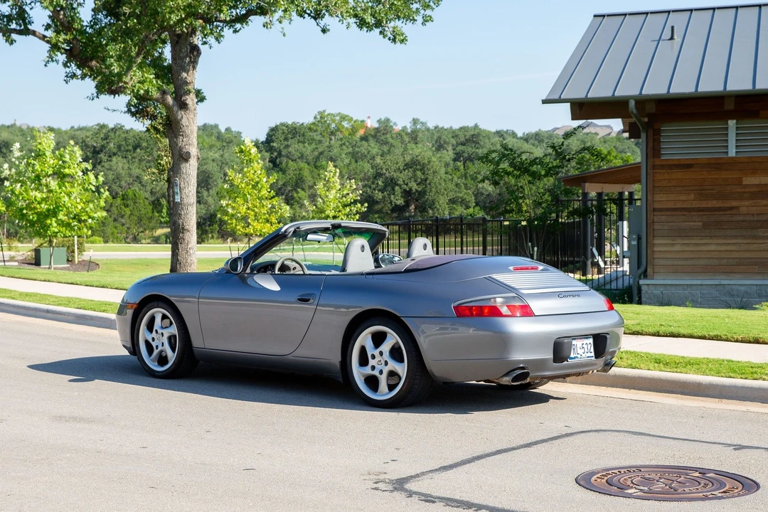 2001 Porsche 996 Carrera - Image 9 of 31