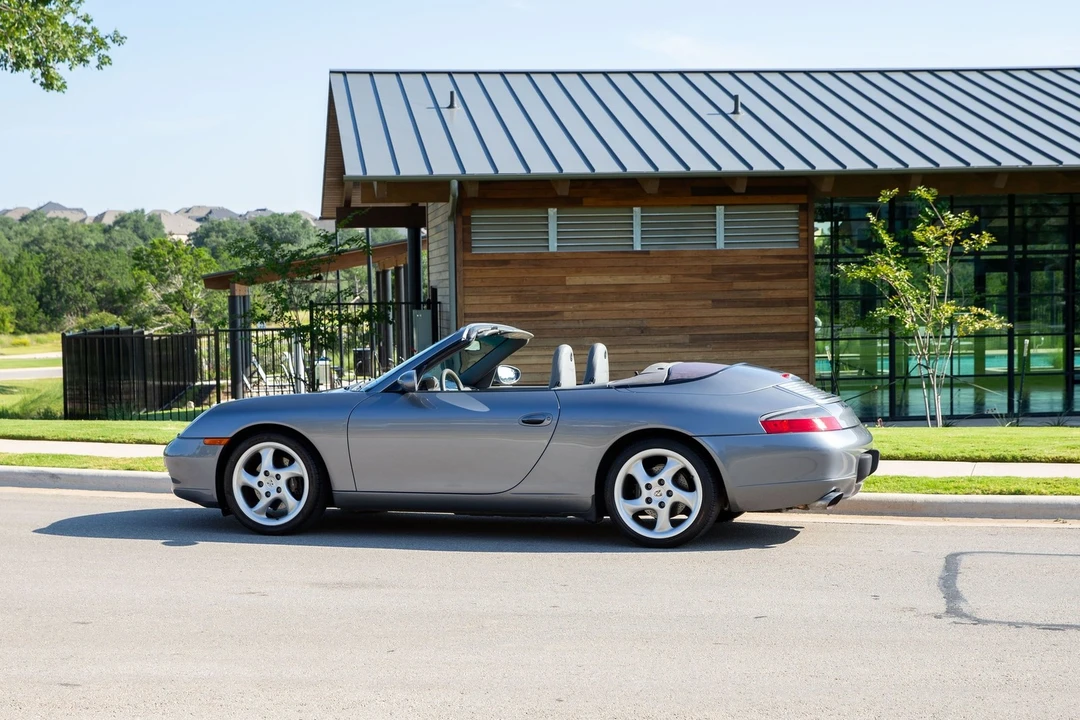 2001 Porsche 996 Carrera - Image 8 of 31