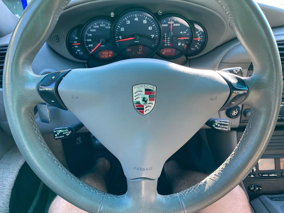 2001 Porsche 996 Carrera - Image 12 of 31