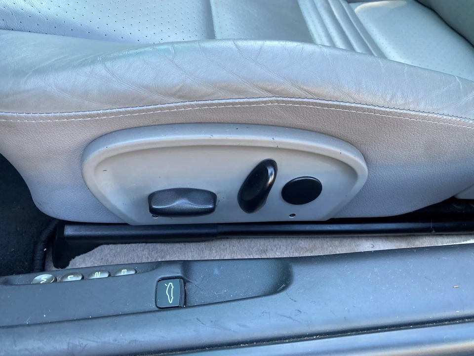 2001 Porsche 996 Carrera - Image 25 of 31