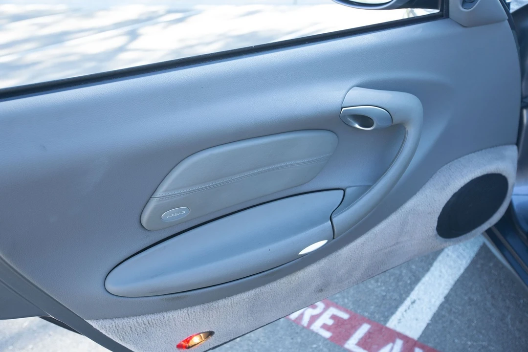2001 Porsche 996 Carrera - Image 22 of 31
