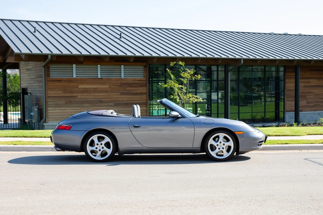 2001 Porsche 996 Carrera - Image 18 of 31