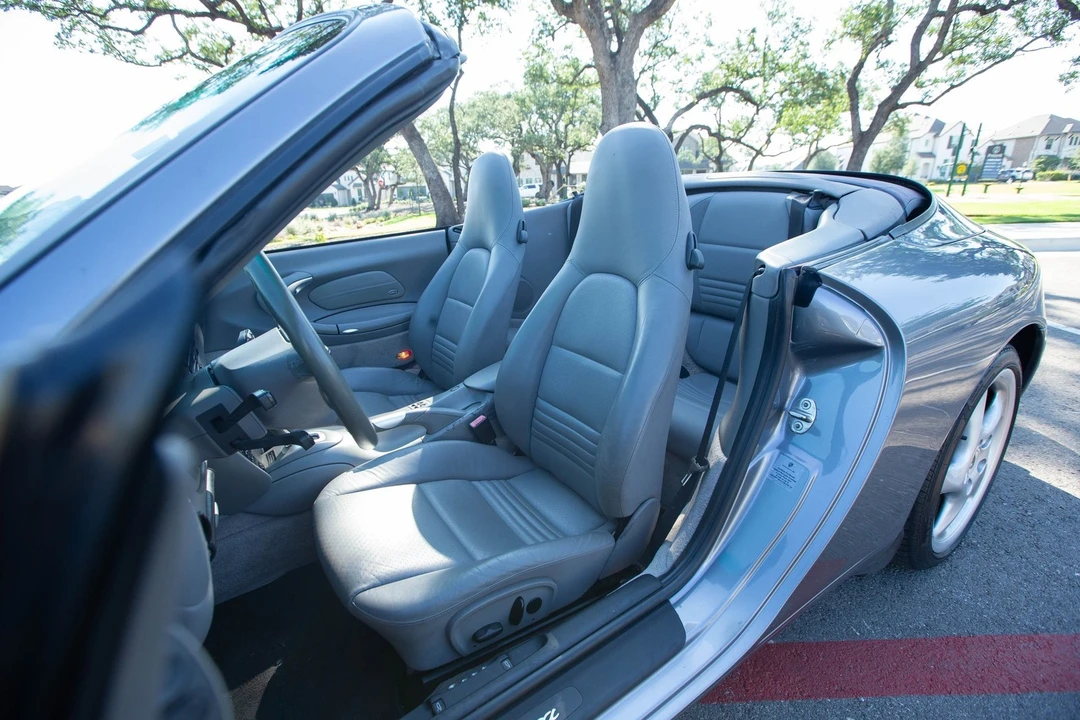 2001 Porsche 996 Carrera - Image 24 of 31