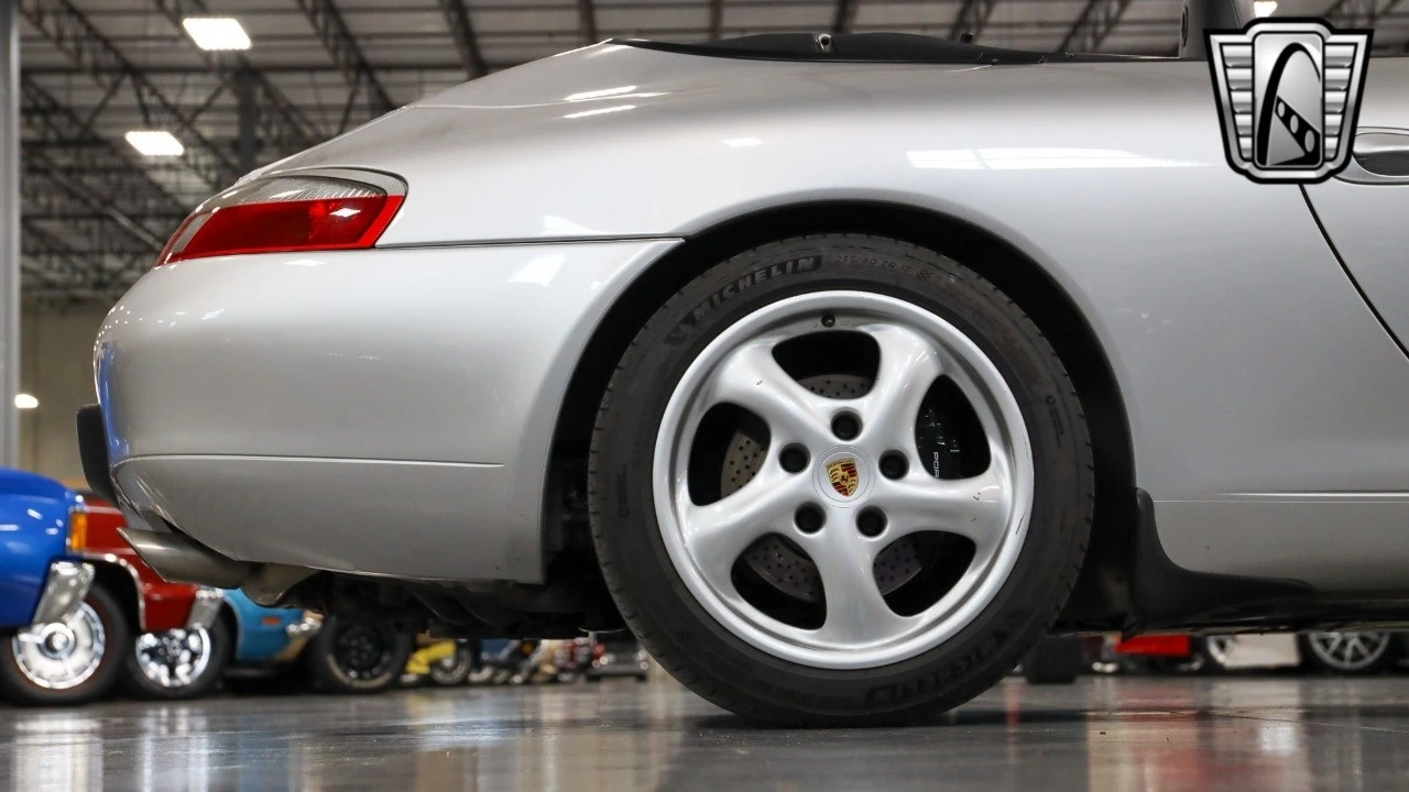 2001 Porsche 996 Carrera - Image 11 of 12